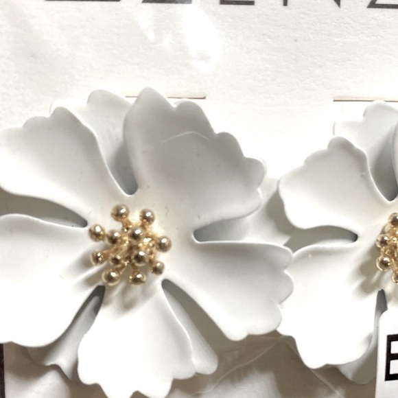 Anthropologie Camellia White Ivory Post Earrings - Picture 8 of 9